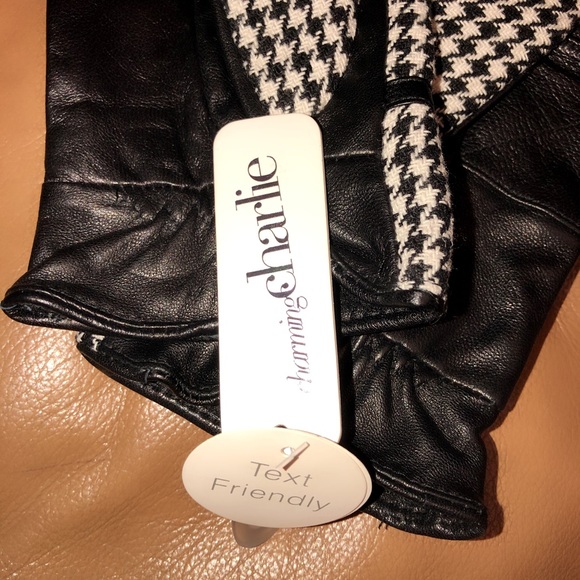 LTech Touchscreen Gloves - Picture 2 of 3